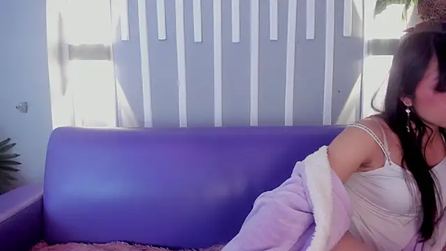 Snapshot of Sophy_SmileSweet chatting on 01/27/25, 02:57 Sophy SmileSweet online show from 01/27/25, 02:57