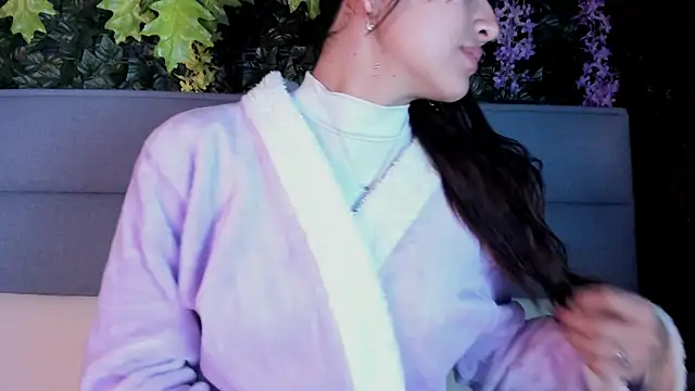 Snapshot of Sophy_SmileSweet chatting on 01/28/25, 11:49 Sophy SmileSweet online show from 01/28/25, 11:49