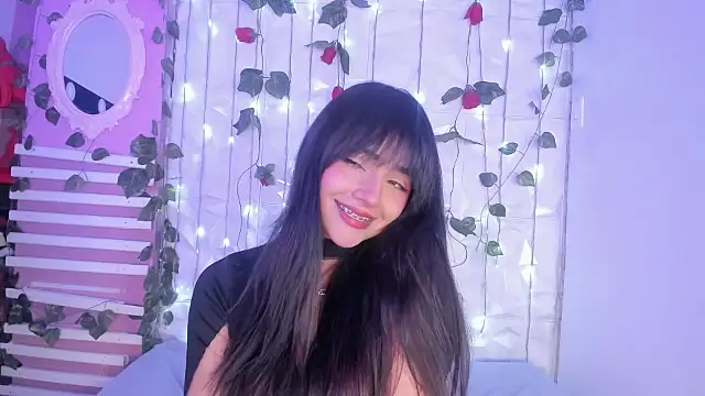 Snapshot of Sophy_SmileSweet chatting on 01/31/25, 03:00 Sophy SmileSweet online show from 01/31/25, 03:00