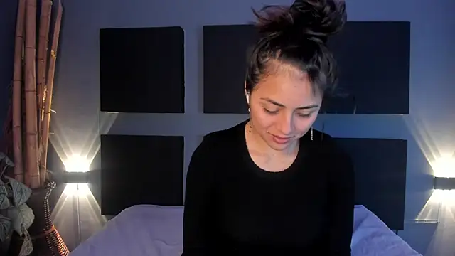 Snapshot of Sophy_SmileSweet chatting on 02/08/25, 12:06 Sophy SmileSweet online show from 02/08/25, 12:06