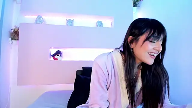 Snapshot of Sophy_SmileSweet chatting on 02/18/25, 02:49 Sophy SmileSweet online show from 02/18/25, 02:49