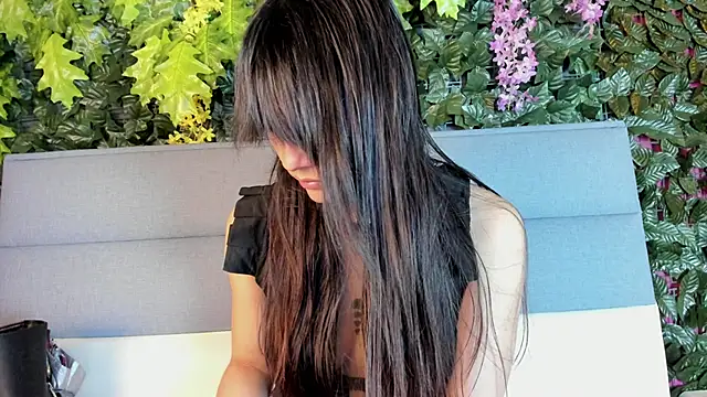 Snapshot of Sophy_SmileSweet chatting on 02/21/25, 11:33 Sophy SmileSweet online show from 02/21/25, 11:33