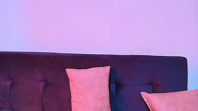 Snapshot of Sophy_SmileSweet chatting on 03/11/25, 03:23 Sophy SmileSweet online show from 03/11/25, 03:23