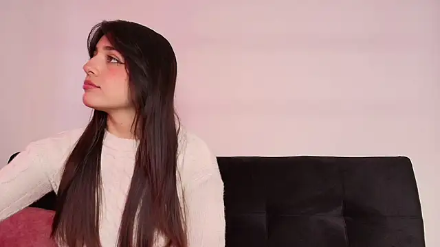 Snapshot of Sophy_SmileSweet chatting on 03/17/25, 08:40 Sophy SmileSweet online show from 03/17/25, 08:40