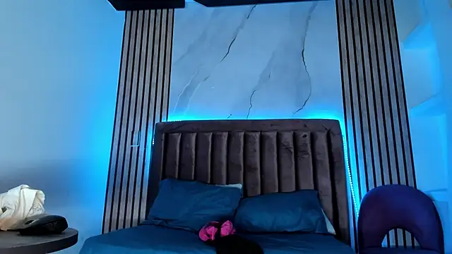 ChloeParkss  online show from 02/09/25, 12:19