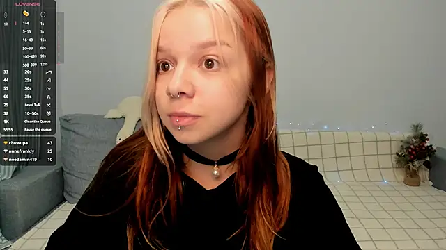 Snapshot of crystal_lilith chatting on 12/04/24, 03:21 crystal lilith online show from 12/04/24, 03:21