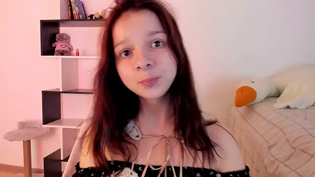 Snapshot of crystal_lilith chatting on 03/09/25, 12:10 crystal lilith online show from 03/09/25, 12:10