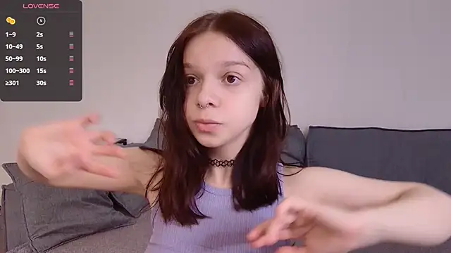 Snapshot of crystal_lilith chatting on 10/06/25, 04:59 crystal lilith online show from 10/06/25, 04:59