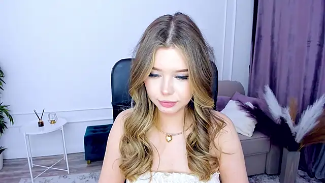 FollowLovee online show from 02/07/25, 10:41