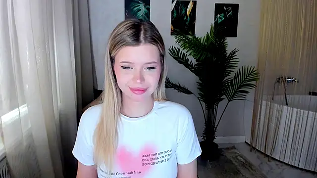 FollowLovee online show from 06/04/26, 03:56