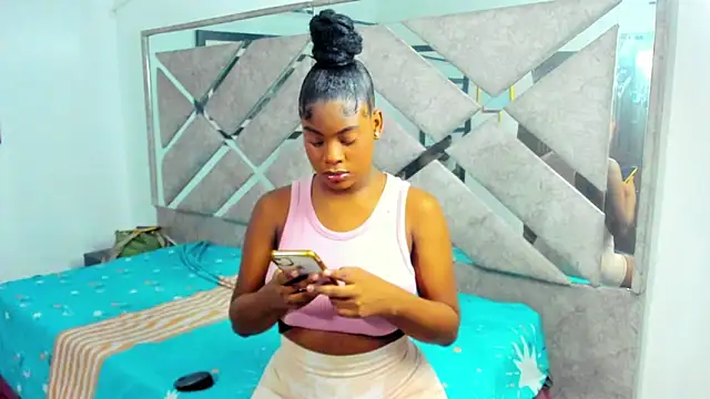 EvaxEmma online show from 11/01/25, 01:02