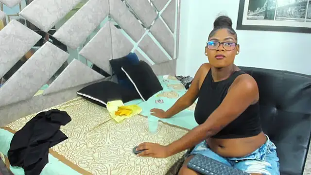 EvaxEmma online show from 03/07/26, 01:41