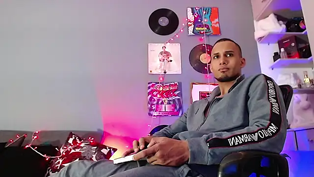 MagnusFrost online show from 12/31/24, 05:55