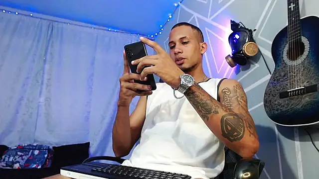 MagnusFrost online show from 03/19/25, 10:42