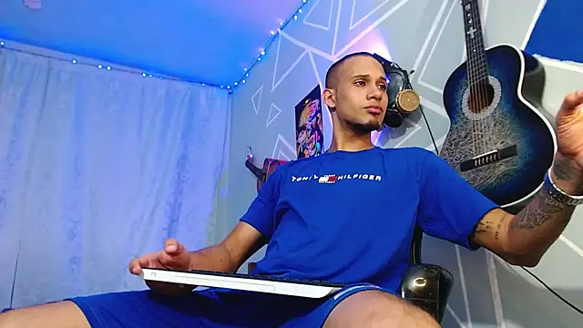 MagnusFrost online show from 03/21/25, 03:55