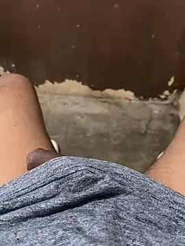 Snapshot of Luis455gomez chatting on 02/23/25, 10:53 Luis455gomez online show from 02/23/25, 10:53