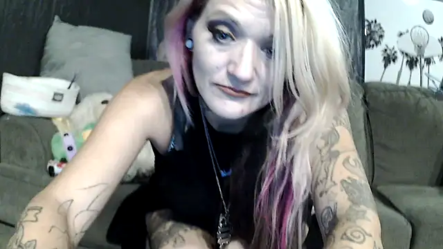 Candalicious online show from 11/27/25, 08:55