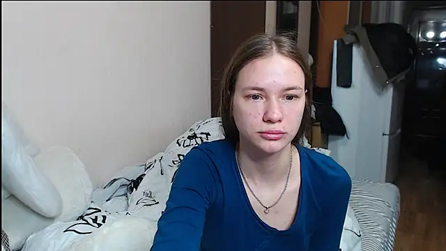 leila bambi  online show from 12/24/24, 06:50