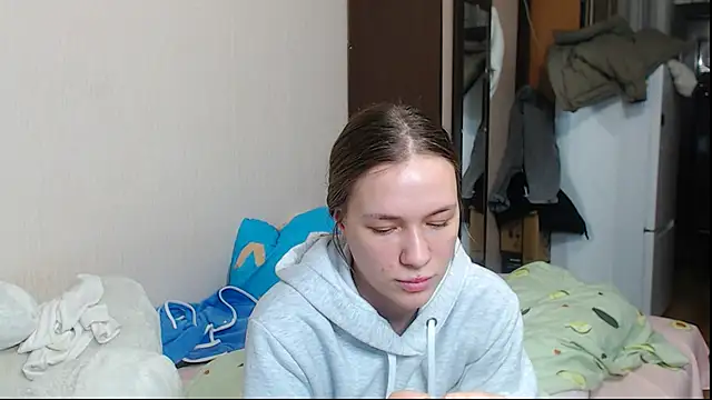 leila bambi  online show from 01/15/25, 11:08