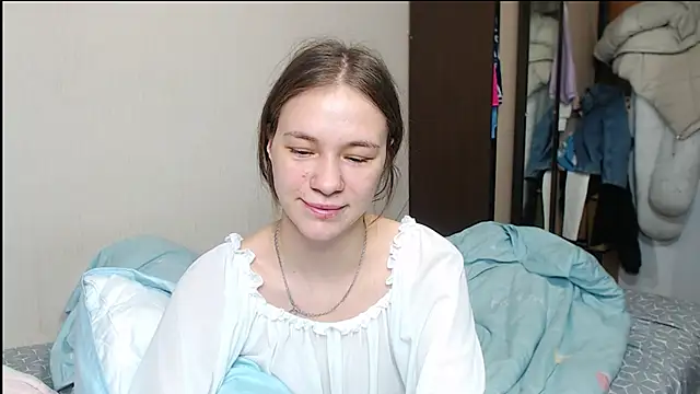 leila bambi  online show from 02/11/25, 06:22