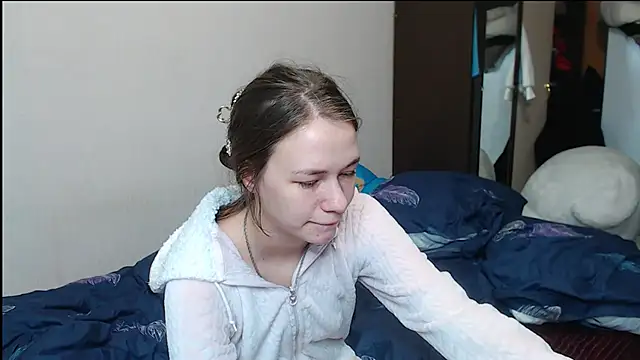 leila bambi  online show from 02/22/25, 02:17