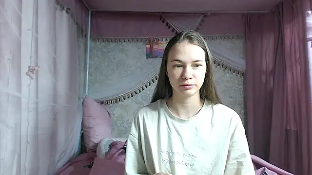 leila bambi  online show from 11/27/25, 06:21