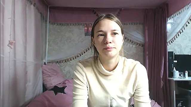 leila bambi  online show from 12/01/25, 06:46