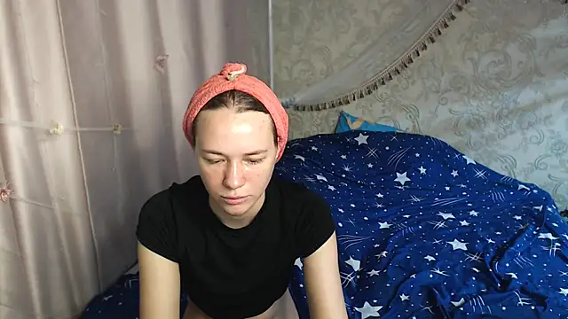 leila bambi  online show from 07/26/26, 04:03
