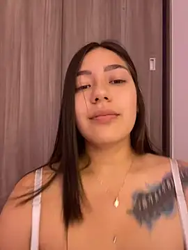 Latina vanessa online show from 12/28/24, 04:30