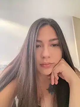 Latina vanessa online show from 02/19/25, 10:42