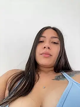 Latina vanessa online show from 03/21/25, 09:45