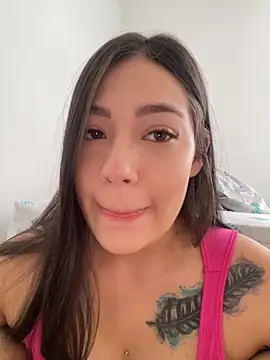 Latina vanessa online show from 10/04/25, 02:04