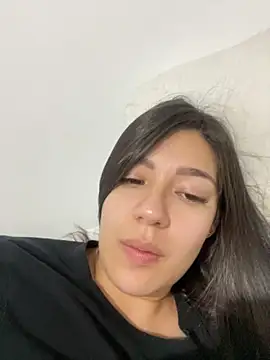 Latina vanessa online show from 10/30/25, 04:25