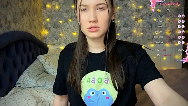 Snapshot of ChloeMillerMeow chatting on 02/26/25, 05:07 ChloeMillerMeow online show from 02/26/25, 05:07