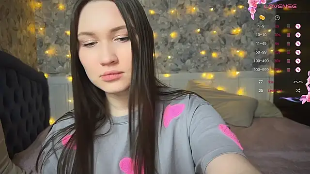 Snapshot of ChloeMillerMeow chatting on 03/04/25, 08:16 ChloeMillerMeow online show from 03/04/25, 08:16