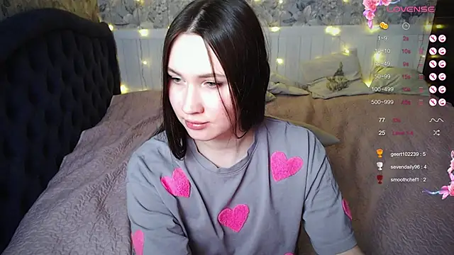 Snapshot of ChloeMillerMeow chatting on 03/04/25, 11:22 ChloeMillerMeow online show from 03/04/25, 11:22