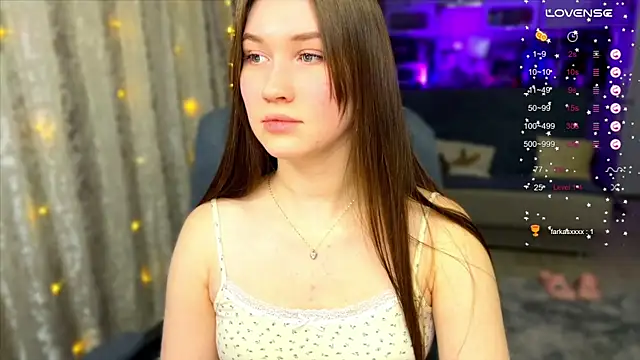 Snapshot of ChloeMillerMeow chatting on 09/21/25, 07:48 ChloeMillerMeow online show from 09/21/25, 07:48