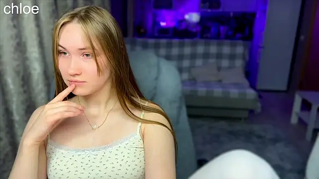 Snapshot of ChloeMillerMeow chatting on 10/07/25, 07:11 ChloeMillerMeow online show from 10/07/25, 07:11