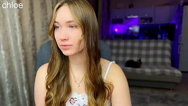 Snapshot of ChloeMillerMeow chatting on 10/15/25, 07:03 ChloeMillerMeow online show from 10/15/25, 07:03