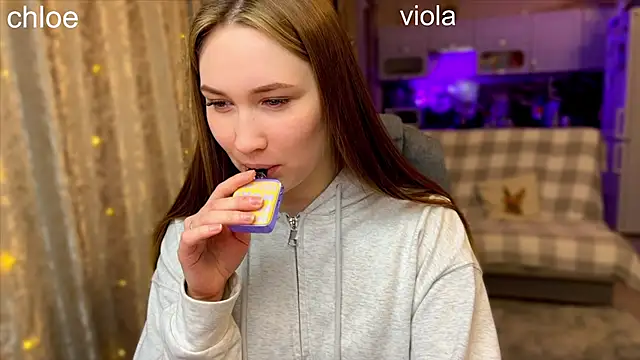 Snapshot of ChloeMillerMeow chatting on 10/27/25, 06:34 ChloeMillerMeow online show from 10/27/25, 06:34