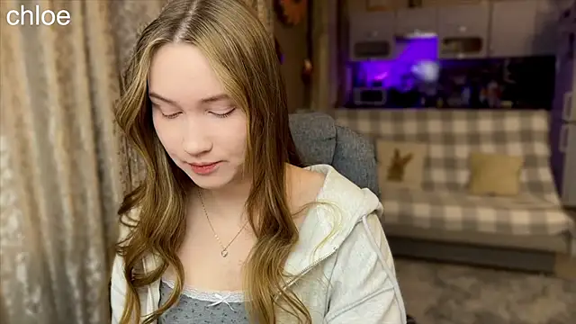 Snapshot of ChloeMillerMeow chatting on 11/01/25, 08:33 ChloeMillerMeow online show from 11/01/25, 08:33