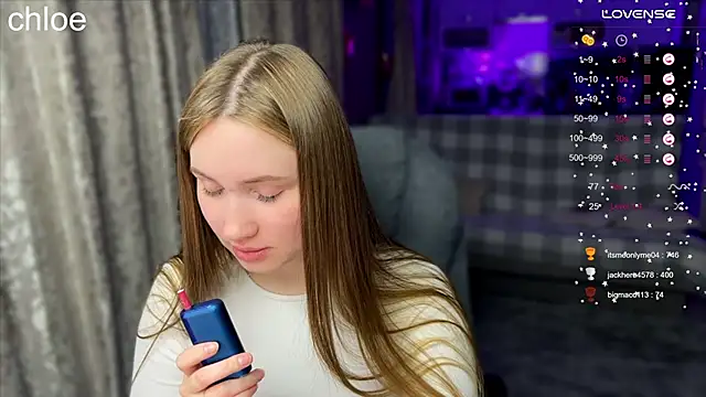 Snapshot of ChloeMillerMeow chatting on 11/06/25, 08:32 ChloeMillerMeow online show from 11/06/25, 08:32