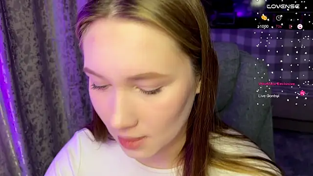 Snapshot of ChloeMillerMeow chatting on 12/04/25, 09:34 ChloeMillerMeow online show from 12/04/25, 09:34