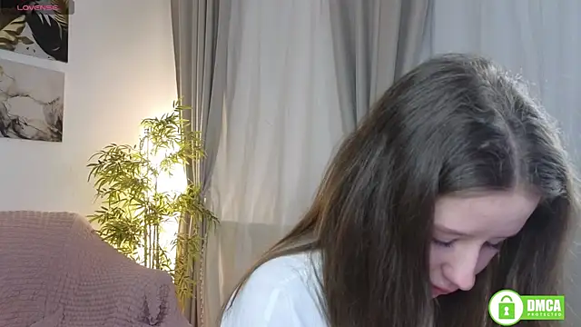 Snapshot of SquirtBabee chatting on 09/28/25, 04:01 SquirtBabee online show from 09/28/25, 04:01