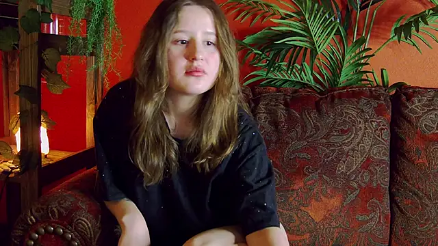 Snapshot of SquirtBabee chatting on 10/05/25, 04:05 SquirtBabee online show from 10/05/25, 04:05