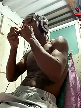 Snapshot of Larry-n-clouds chatting on 11/23/25, 03:17 Larry-n-clouds online show from 11/23/25, 03:17