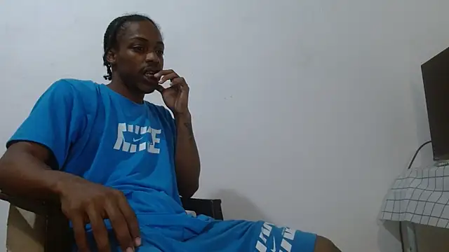 Larry-n-clouds online show from 02/15/26, 05:09