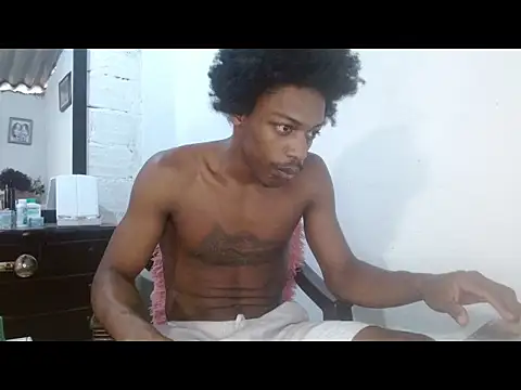Larry-n-clouds online show from 05/17/26, 05:42