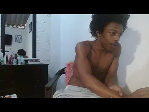 Larry-n-clouds online show from 05/18/26, 08:47