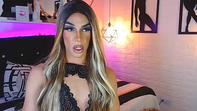 camila hootie online show from 02/05/25, 06:46